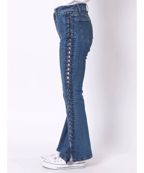 jouetie（ジュエティ）の「サイドレースアップフィットデニム（デニムパンツ・レディース・ブルー/ブラック・SMALL/MEDIUM）」の16枚目の写真