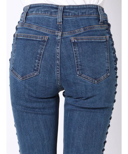 jouetie（ジュエティ）の「サイドレースアップフィットデニム（デニムパンツ・レディース・ブルー/ブラック・SMALL/MEDIUM）」の13枚目の写真