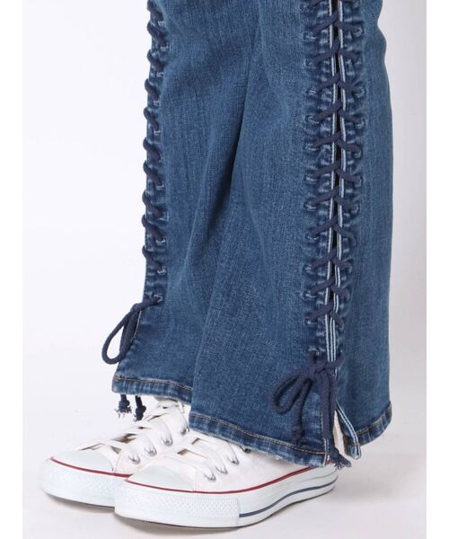 jouetie（ジュエティ）の「サイドレースアップフィットデニム（デニムパンツ・レディース・ブルー/ブラック・SMALL/MEDIUM）」の12枚目の写真