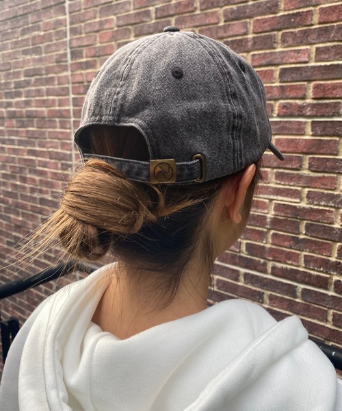 newhattan(ニューハッタン)の「【newhattan】ニューハッタン キャップ STONE WASHED TWILL CAP(キャップ・レディース・ベージュ系/サックスブルー/モーブ系/ブルーグレー/オレンジ/ミント/スモークピンク/グリーン系その他/グリーン系その他2/ライラック/ダークブラウン/ベージュ系1/チャコールグレー/ブラック/ブラック系/ダークブルー/ライトブルー/ダークグリーン/オリーブ/グレー/カーキ/ホワイト/ネイビー/ラベンダー/その他/ライム/レッド系その他/グリーン系/カーキ系/サンドベージュ/ブラック系1/ブルー系・FREE)」の4枚目の写真