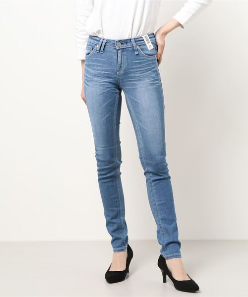 SOMETHING（サムシング）の「【SOMETHING】「COOL」 デニムスキニーパンツ（デニムパンツ・レディース・ライトインディゴブルー・25inch/26inch/27inch/28inch/29inch）」の12枚目の写真