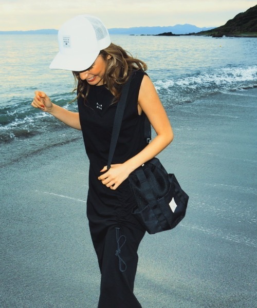 BILLABONG（ビラボン）の「BILLABONG レディース SHOULDER BAG バッグ 【2021年夏モデル】/ビラボンきんちゃくショルダーバック2way（ショルダーバッグ・レディース・ブラック/ベージュ/ラベンダー・FREE）」の2枚目の写真