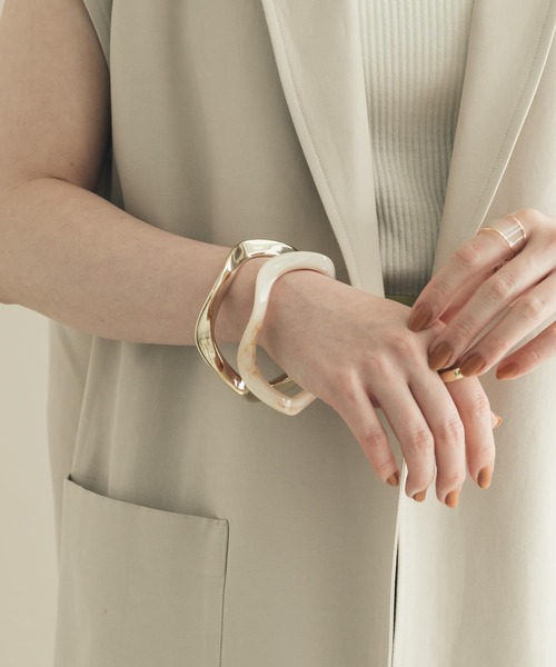 SMELLY（スメリー）の「2セットバングル（バングル/リストバンド・レディース・シルバー/ゴールド系その他・-）」の2枚目の写真