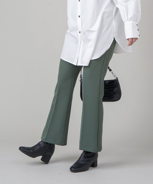 SPINNS（スピンズ）の「フェイクレザー ストレッチショートヒールブーツ（ブーツ・レディース・ホワイト/ブラック/ベージュ/アイボリー・LL/M/L）」の16枚目の写真