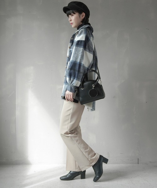 SPINNS（スピンズ）の「フェイクレザー ストレッチショートヒールブーツ（ブーツ・レディース・ホワイト/ブラック/ベージュ/アイボリー・LL/M/L）」の20枚目の写真