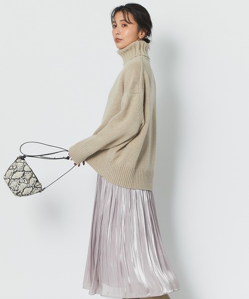 RIVE DROITE（リヴドロワ）の「シンプルだけど、一枚で様になる　ラムウールハイネックニット（ニット/セーター・レディース・ベージュ/ミント/オレンジ・FREE）」の16枚目の写真