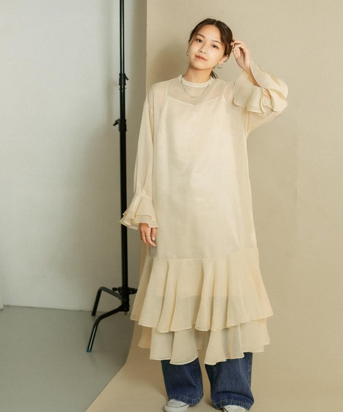 KBF（ケイビーエフ）の「シアーラッフルワンピース（ワンピース・レディース・ライトベージュ/ライトブルー/ブラック・ONE）」の4枚目の写真