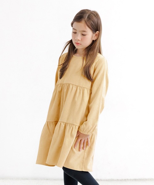 Bee des Bee（ビーデスビー）の「コーデュロイ風 ティアードワンピース（ワンピース・キッズ・ラベンダー/チャコール/ブラウン/ブラック/テラコッタ/ブルー系その他/ライトグレー/セージグリーン/オレンジ系/ブルー系その他2/ミント/ベージュ/ピンク系/グリーン系その他/ピンク系1/パープル/ピンクベージュ/ピンク系3/アイボリー/パープル系その他/ライトブルー/ブルー系その他3・140cm/110cm/100cm/130cm/120cm/150cm）」の8枚目の写真