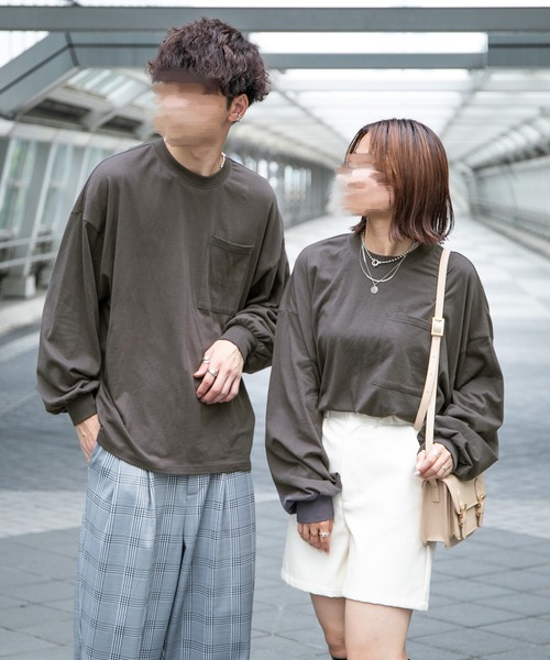 PairPair（ペアペア）の「ポケット付きBASICロンT(ユニセックス)（Tシャツ/カットソー・レディース・ライトカーキ/オフホワイト/ブルー系その他/グレイッシュブルー/ブラック系その他/ブラウン/スミクロ・FREE）」の4枚目の写真