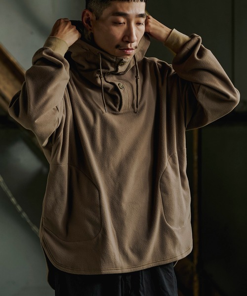 GORDON MILLER(ゴードンミラー)の「GORDON MILLER(ゴードンミラー) MICRO FLEECE ANORAK ( マイクロフリースアノラック)(2colors)(Men's)(21A-GM013)(パーカー・メンズ・ブラック/タン・M/L)」の16枚目の写真