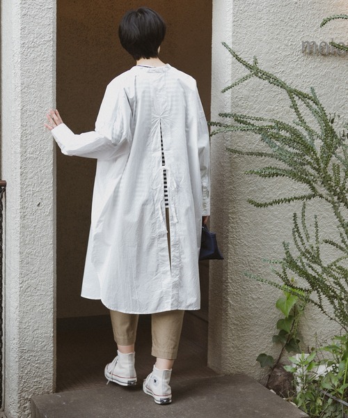 note et silence （ノートエシロンス）の「◇【AMB100貨】タイプライター バックスリットシャツ（シャツ/ブラウス・レディース・ホワイト・FREE）」の3枚目の写真