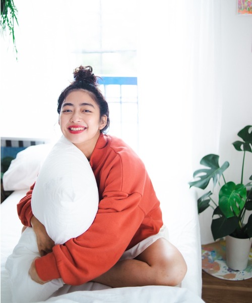 Kastane（カスタネ）の「【コラボアイテム】Yuri Hanamori コラボ クロップドスェット（スウェット・レディース・オレンジ・FREE）」の10枚目の写真