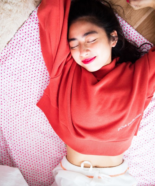 Kastane（カスタネ）の「【コラボアイテム】Yuri Hanamori コラボ クロップドスェット（スウェット・レディース・オレンジ・FREE）」の6枚目の写真