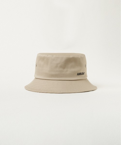 AMBUSH(アンブッシュ)の「LOGO BUCKET HAT(ハット・メンズ・ベージュ/ネイビー/ブラック・2/1)」の2枚目の写真