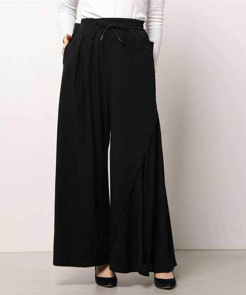 AULA AILA（アウラアイラ）の「AULA AILA（アウラ アイラ）ASYMMETRY COLOR PANTS（その他パンツ・レディース・ブラック/イエロー・1/0）」の2枚目の写真