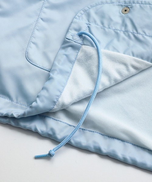 X-girl（エックスガール）の「RELAXED COACH JACKET（ナイロンジャケット・レディース・ブラック/ホワイト/ライトブルー・S/M）」の13枚目の写真