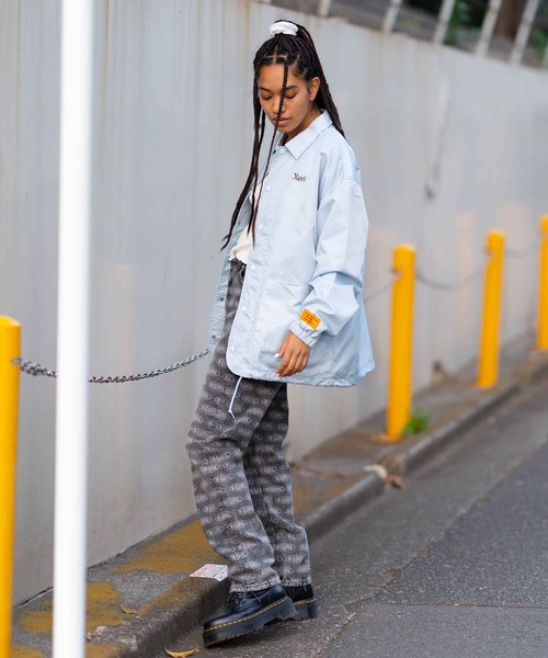 X-girl（エックスガール）の「RELAXED COACH JACKET（ナイロンジャケット・レディース・ブラック/ホワイト/ライトブルー・S/M）」の5枚目の写真