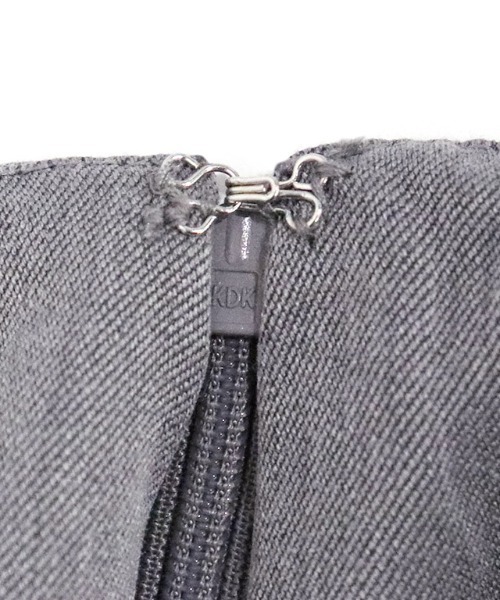 Pierrot（ピエロ）の「ツイルキャミワンピース（ワンピース・レディース・ブラック/杢グレー/ベージュ/ブラウン/グリーン・M/L/PM）」の9枚目の写真