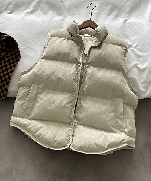 c.u.l（シーユーエル）の「シンプルオーバーサイズダウンベスト culw152（ダウンベスト・レディース・アイボリー/ブラック/ベージュ・M/L）」の18枚目の写真