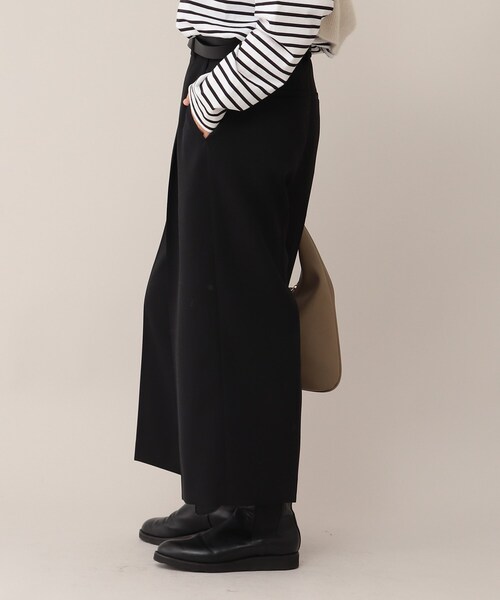 UNTITLED（アンタイトル）の「◆ウール混サテン ワイドパンツ【洗える】（その他パンツ・レディース・ブラック/ベージュ・44/46/48/42/00/01/02/03/04）」の6枚目の写真