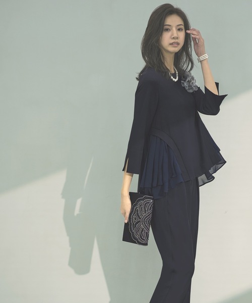 RUIRUE BOUTIQUE（ルイルエブティック）の「スカラップビーズ刺繍パーティーバッグ（ハンドバッグ・レディース・ブラック/グレイッシュベージュ・FREE）」の3枚目の写真