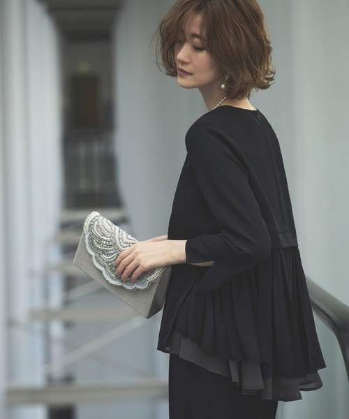 RUIRUE BOUTIQUE（ルイルエブティック）の「スカラップビーズ刺繍パーティーバッグ（ハンドバッグ・レディース・ブラック/グレイッシュベージュ・FREE）」の5枚目の写真