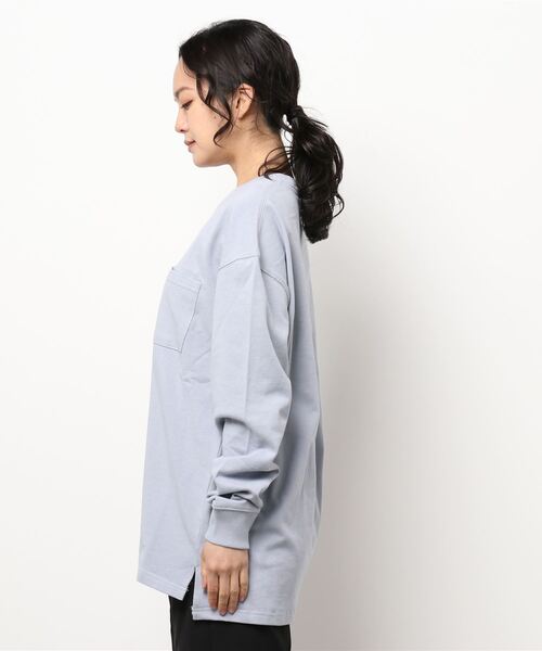 THISIS(ディスイズ)の「ビッグシルエット ステッチング ロングTシャツ レディース(Tシャツ/カットソー・レディース・ブラック/サンドベージュ/サックスブルー/チャコール/ホワイト/グリーン・X-LARGE/MEDIUM/LARGE)」の7枚目の写真