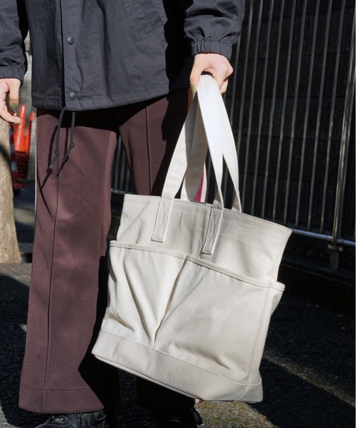 AVIREX(アヴィレックス)の「BERSA Ⅲ/ バーサ3/ トートバッグ(トートバッグ・レディース・オフホワイト/ネイビー/ブラック・FREE)」の7枚目の写真