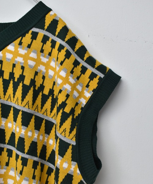 Starting Over（スターティングオーバー）の「幾何学ジャガードビッグベスト（ベスト・メンズ・グリーン/チャコール/ベージュ・L/M/XL）」の8枚目の写真