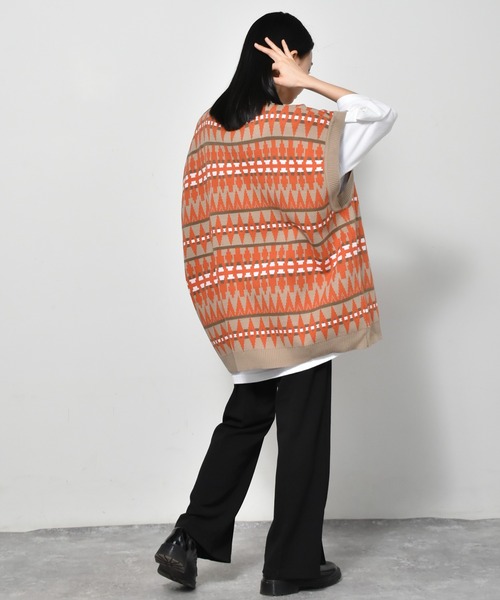 Starting Over（スターティングオーバー）の「幾何学ジャガードビッグベスト（ベスト・メンズ・グリーン/チャコール/ベージュ・L/M/XL）」の17枚目の写真