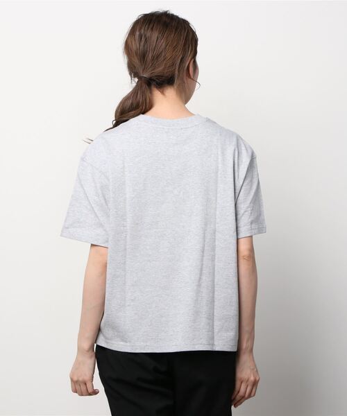 LACOSTE L!VE(ラコステライブ)の「ラコステライブ ワイド&ショートボクシーTシャツ(Tシャツ/カットソー・レディース・ライトグリーン/シルバーグレー・38/36/34)」の4枚目の写真