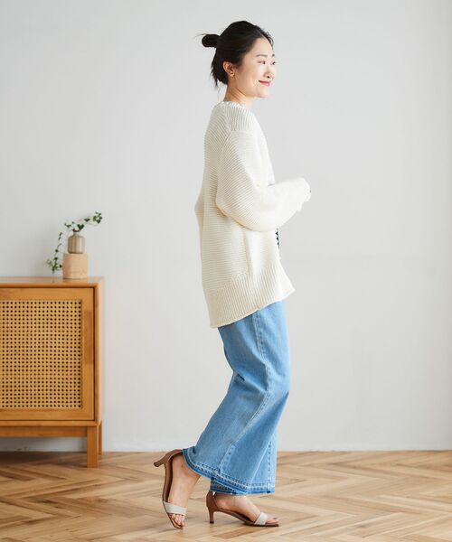 le.coeur blanc（ルクールブラン）の「パールツキカーディガン（カーディガン/ボレロ・レディース・オフホワイト/ネイビー・38）」の3枚目の写真