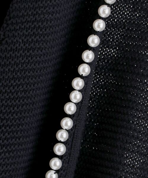 le.coeur blanc（ルクールブラン）の「パールツキカーディガン（カーディガン/ボレロ・レディース・オフホワイト/ネイビー・38）」の8枚目の写真