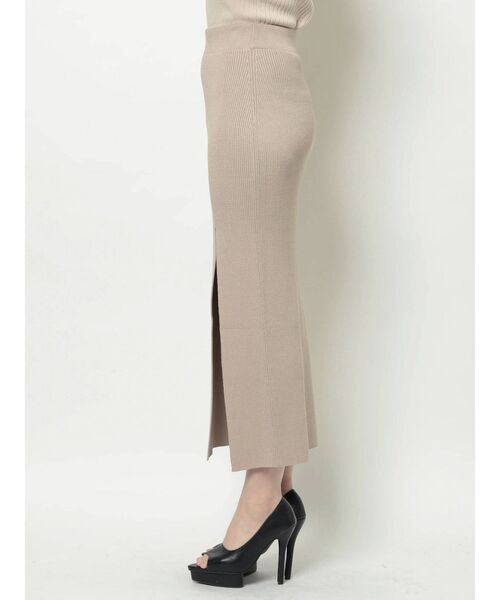 RESEXXY(リゼクシー)の「ディープスリットリブニットスカート【セットアップ着用可能】(スカート・レディース・ブラック/ブルー/ベージュ/アイボリー・FREE)」の17枚目の写真