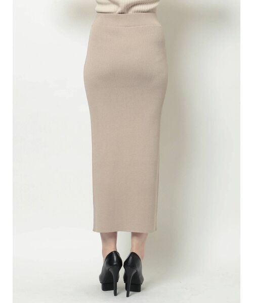 RESEXXY(リゼクシー)の「ディープスリットリブニットスカート【セットアップ着用可能】(スカート・レディース・ブラック/ブルー/ベージュ/アイボリー・FREE)」の18枚目の写真