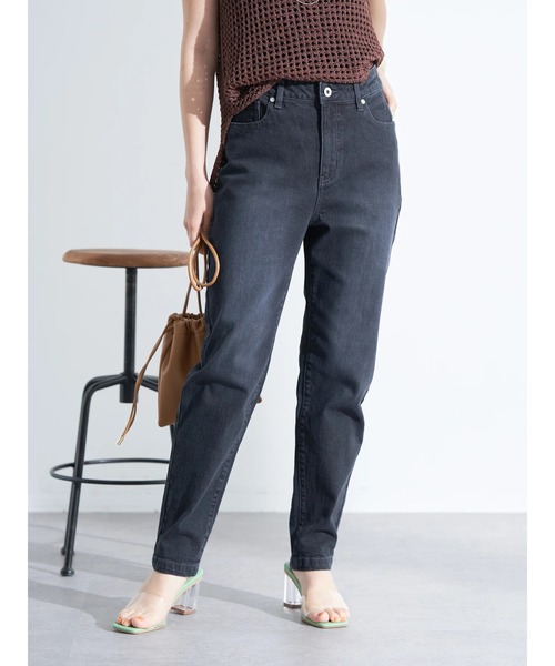 earth music&ecology(アースミュージックアンドエコロジー)の「デニムテーパードパンツ(デニムパンツ・レディース・インディゴブルー/ブラック・M/S/L)」の3枚目の写真