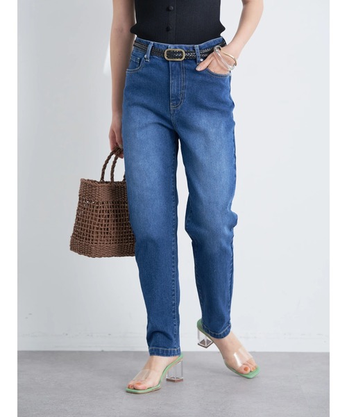 earth music&ecology(アースミュージックアンドエコロジー)の「デニムテーパードパンツ(デニムパンツ・レディース・インディゴブルー/ブラック・M/S/L)」の8枚目の写真