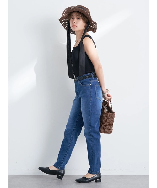 earth music&ecology(アースミュージックアンドエコロジー)の「デニムテーパードパンツ(デニムパンツ・レディース・インディゴブルー/ブラック・M/S/L)」の12枚目の写真