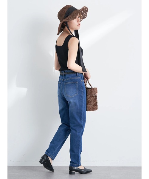 earth music&ecology(アースミュージックアンドエコロジー)の「デニムテーパードパンツ(デニムパンツ・レディース・インディゴブルー/ブラック・M/S/L)」の13枚目の写真