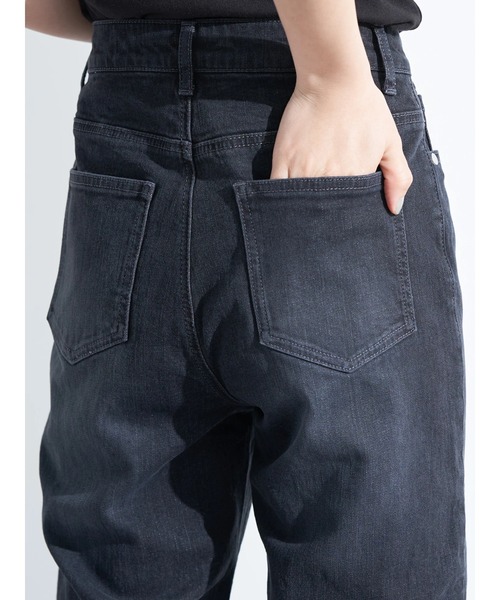 earth music&ecology(アースミュージックアンドエコロジー)の「デニムテーパードパンツ(デニムパンツ・レディース・インディゴブルー/ブラック・M/S/L)」の15枚目の写真