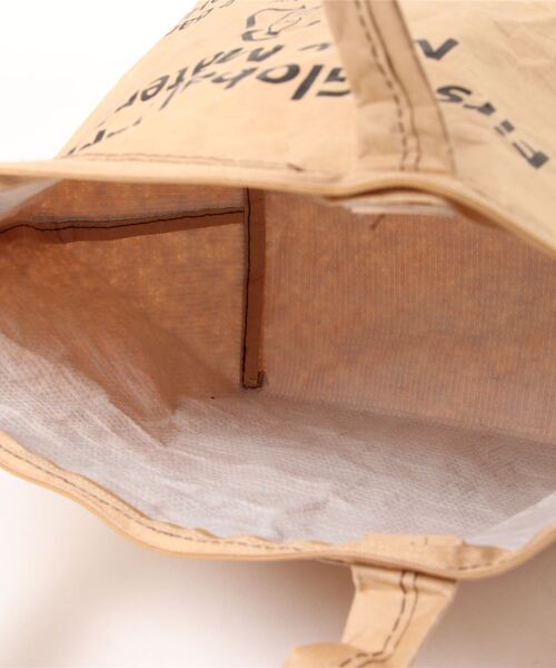 TOSSDICE / BamBooks the Heritage（トスダイス／バンブックスザヘリテイジ）の「【 TOSSDICE / トスダイス 】 RECYCLED PET BOTTLE PAPER "Mini Tote" / リサイクル ペットボトル ペーパー ミニトート（トートバッグ・レディース・ベージュ・FREE）」の3枚目の写真