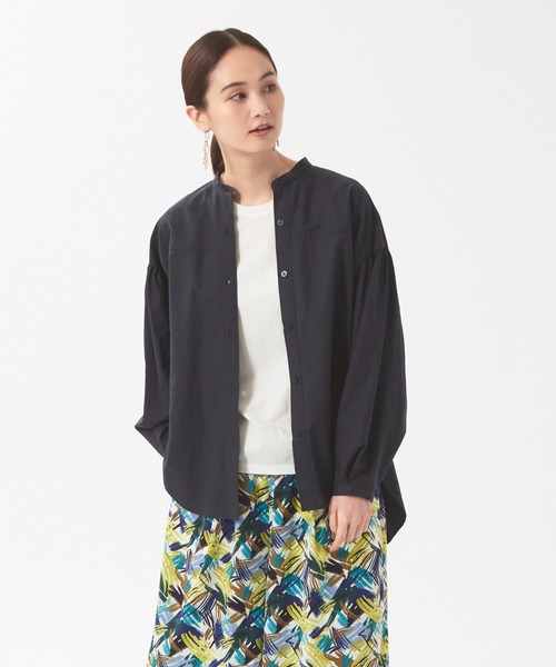 qualite(カリテ)の「ダンプバンドカラーシャツ(シャツ/ブラウス・レディース・グリーン/ネイビー・36/38)」の1枚目の写真