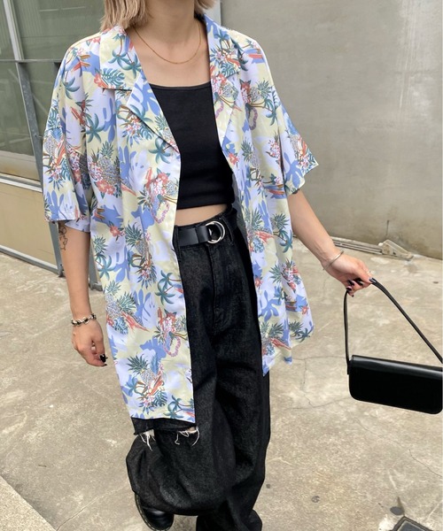 WHO'S WHO gallery(フーズフーギャラリー)の「サテンアロハシャツ(シャツ/ブラウス・レディース・ブラック/ベージュ/サックスブルー・FREE)」の6枚目の写真