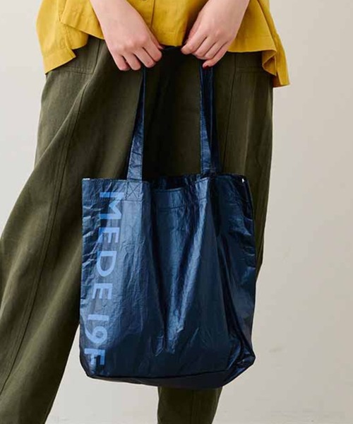 MEDE19F(メデジュウキュウ)の「MEDE19F シャイニー素材のトートバッグ(トートバッグ・レディース・ネイビー/ピンク/シルバー・ONE SIZE)」の2枚目の写真