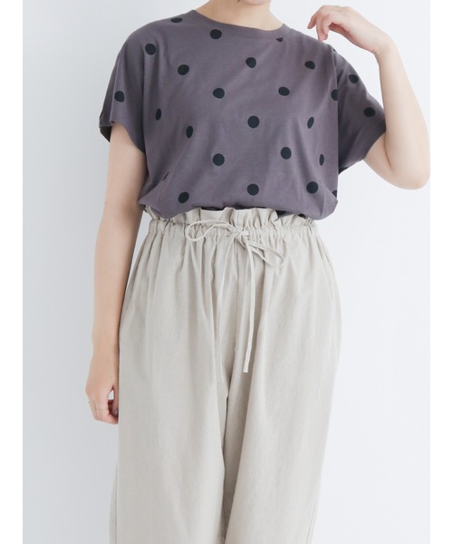 Samansa Mos2（サマンサ モスモス）の「【オーガニックコットン】ドット柄プリントＴシャツ（Tシャツ/カットソー・レディース・ベージュ/ブルー/チャコール/キナリ・ﾌﾘ-）」の3枚目の写真