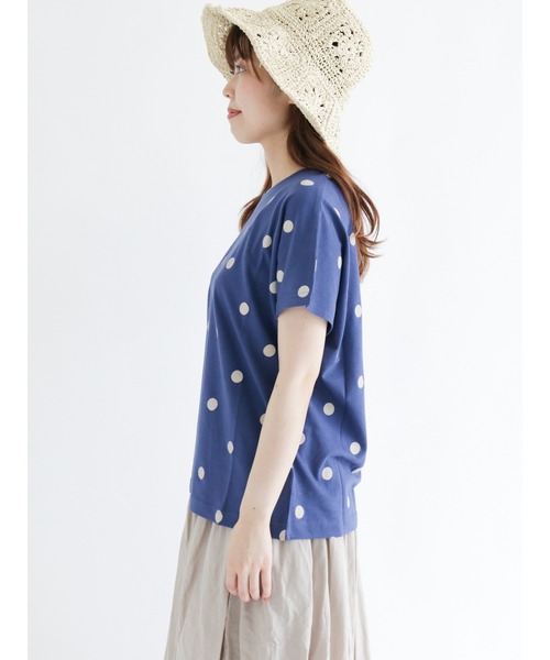Samansa Mos2（サマンサ モスモス）の「【オーガニックコットン】ドット柄プリントＴシャツ（Tシャツ/カットソー・レディース・ベージュ/ブルー/チャコール/キナリ・ﾌﾘ-）」の5枚目の写真