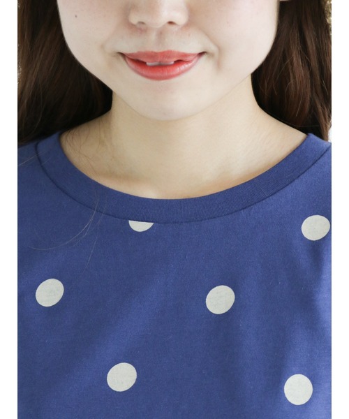 Samansa Mos2（サマンサ モスモス）の「【オーガニックコットン】ドット柄プリントＴシャツ（Tシャツ/カットソー・レディース・ベージュ/ブルー/チャコール/キナリ・ﾌﾘ-）」の8枚目の写真