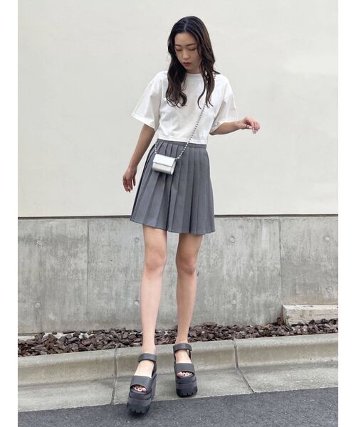 EMODA(エモダ)の「ヘムシャープショートTシャツ(Tシャツ/カットソー・レディース・ブラック/ピンク/ホワイト・FREE)」の5枚目の写真