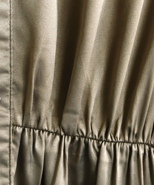 cheriella（シェリエラ）の「【cheriella】WEB限定ピーチサテンビッグカラーワンピース（ワンピース・レディース・ブラック/パープル/モカ・M）」の5枚目の写真