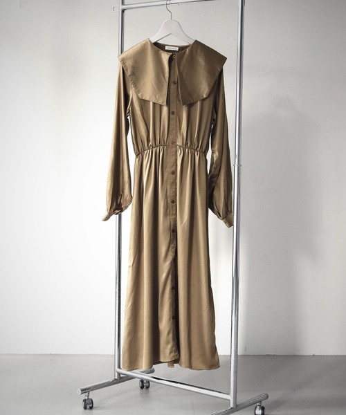 cheriella（シェリエラ）の「【cheriella】WEB限定ピーチサテンビッグカラーワンピース（ワンピース・レディース・ブラック/パープル/モカ・M）」の6枚目の写真